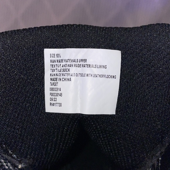 NWT Men's Size 10.5 Gray High-Top Sneakers. - Picture 7 of 7